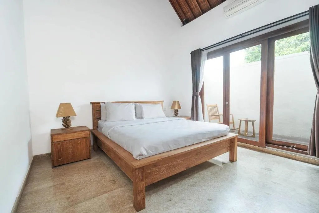 Deluxe Double Room bedroom with view