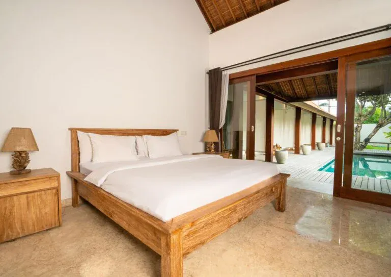 King Room Pool View